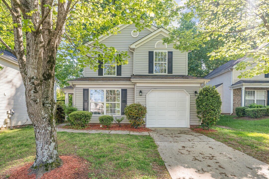 3802 Brookchase Ln in Charlotte, NC - Building Photo