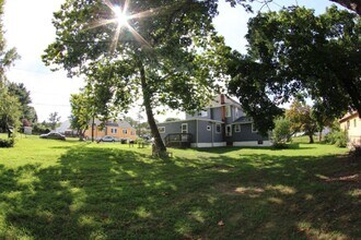 396 W Clements Bridge Rd, Unit 2 in Runnemede, NJ - Building Photo - Building Photo