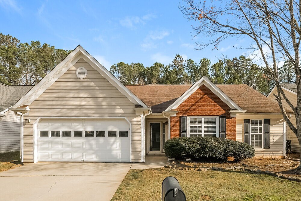 555 The Blvd, Unit 1304 in Newnan, GA - Foto de edificio