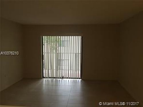 9491 Palm Cir S-Unit -3F in Pembroke Pines, FL - Building Photo - Building Photo