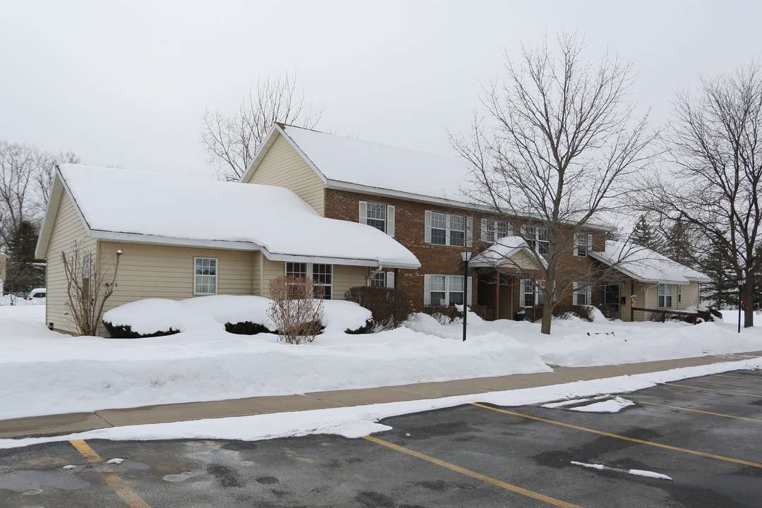 Community Manor Apartments II in Avon, NY - Foto de edificio