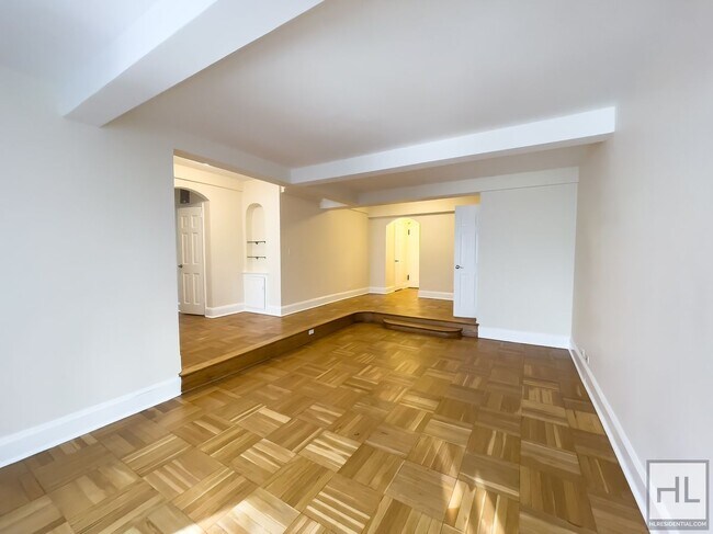 EAST 56 STREET in New York, NY - Foto de edificio - Building Photo