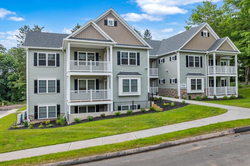 Maplecroft Village in Cheshire, CT - Building Photo