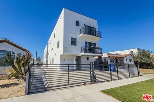1923 Carmona Ave in Los Angeles, CA - Building Photo