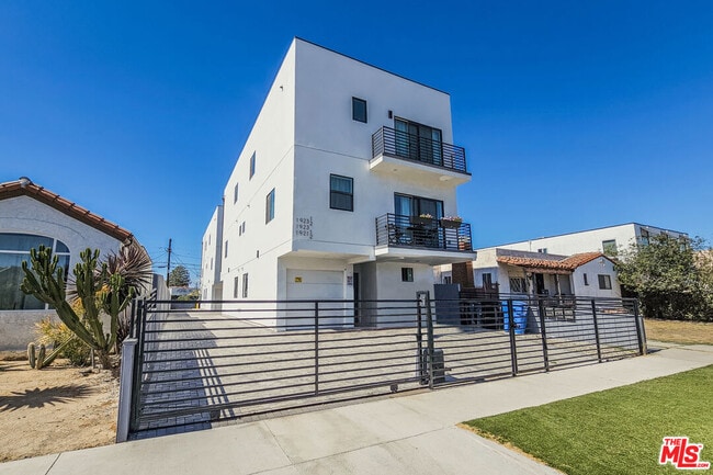 property at 1923 Carmona Ave