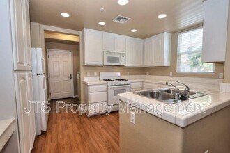 4800 Westlake Pkwy in Sacramento, CA - Foto de edificio - Building Photo