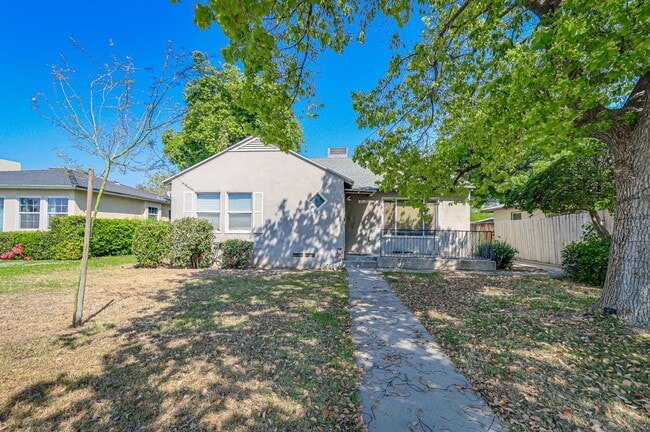 property at 2620 Truxtun Ave