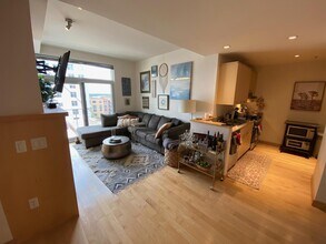 309 W Washington Ave-Unit -602 in Madison, WI - Building Photo - Building Photo