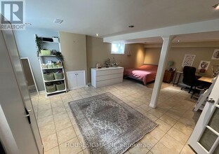 98 Flora Dr in Toronto, ON - Building Photo - Building Photo
