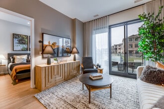 Camby - 140 & 150 Hollywood Court in Cambridge, ON - Building Photo - Interior Photo