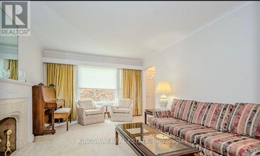 26 Reid Manor in Toronto, ON - Building Photo - Building Photo