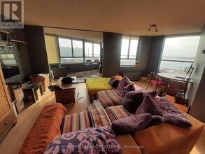 250 Queens Quay W in Toronto, ON - Building Photo - Building Photo