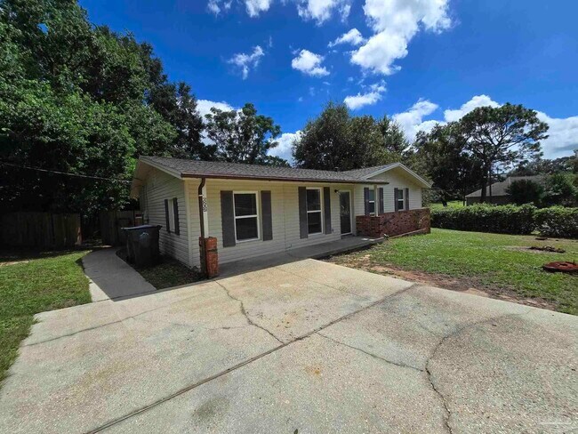 6202 Fairview Dr in Pensacola, FL - Building Photo - Building Photo