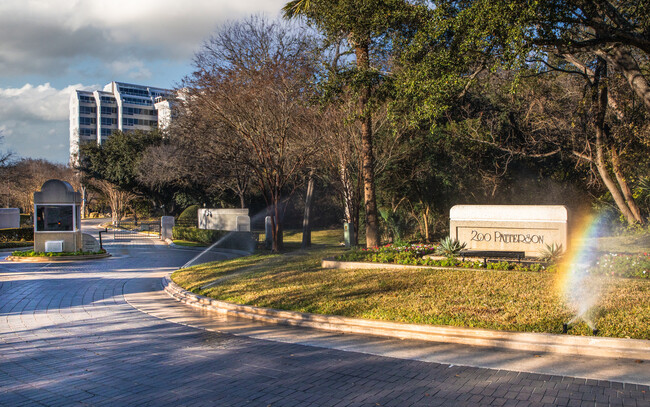 200 Patterson Ave in San Antonio, TX - Foto de edificio - Building Photo