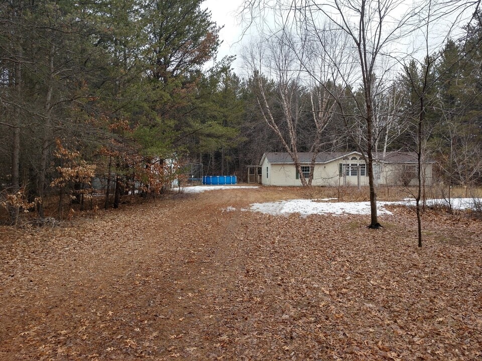 8738 33rd St in Princeton, MN - Building Photo