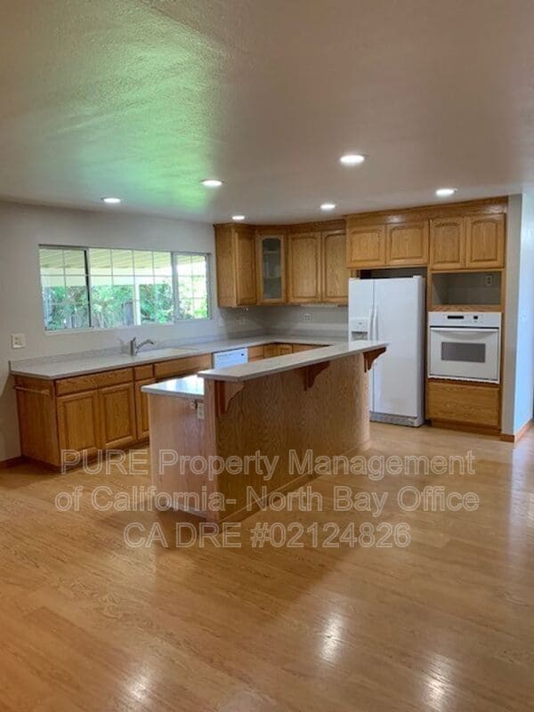 551 Chablis Ct in Ukiah, CA - Building Photo - Building Photo