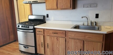 105 Buttonwood St in Boston, MA - Building Photo - Building Photo