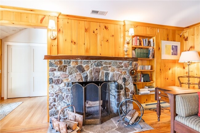 property at 1519 S Lake Rd