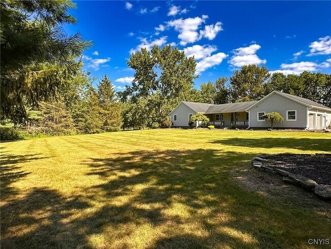 97 1/2 Sanger Avenue Unit in New Hartford, NY - Building Photo - Building Photo
