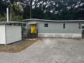 1510 E 151st Ave in Lutz, FL - Building Photo