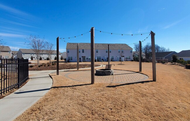 1329 Wunder Way in Spartanburg, SC - Building Photo - Building Photo