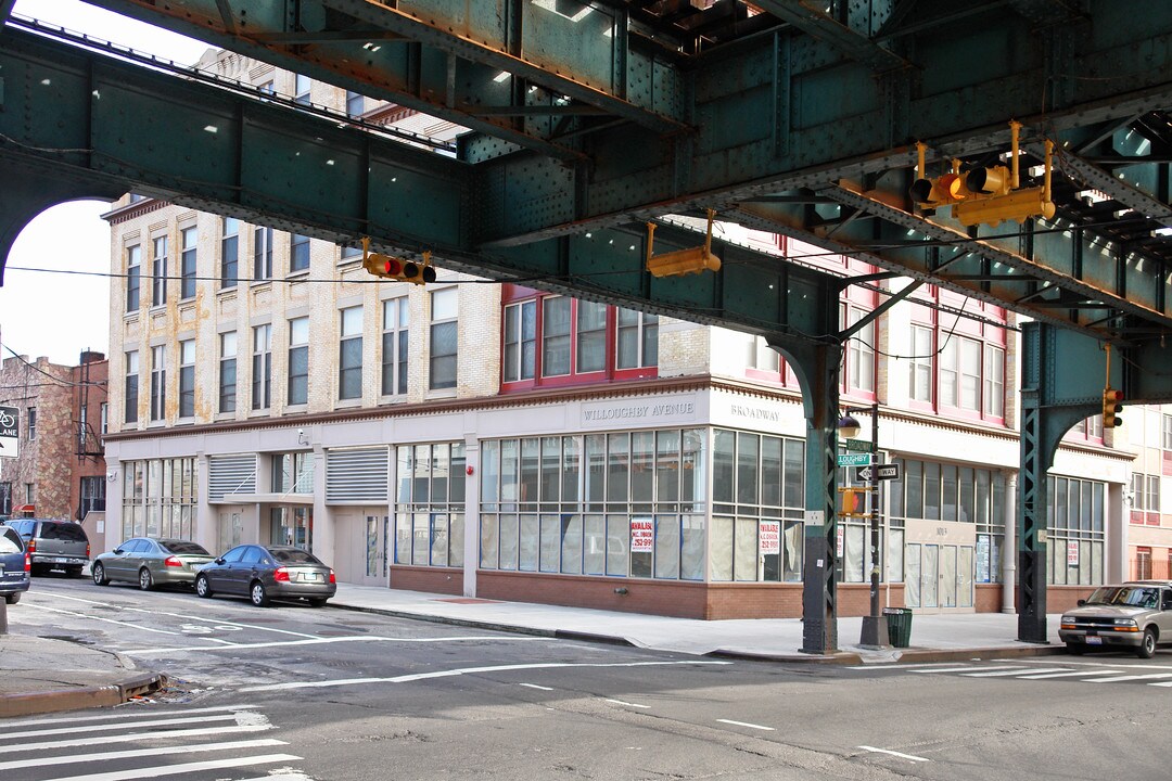 1013 Broadway in Brooklyn, NY - Foto de edificio