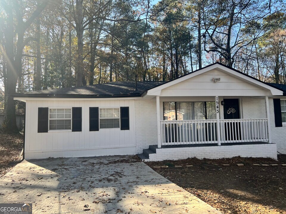 1543 California Ave in Conley, GA - Building Photo