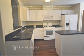 8567 Chaletford Dr in Houston, TX - Foto de edificio - Building Photo