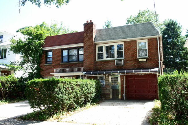 14948 Sanford Ave in Flushing, NY - Building Photo - Building Photo