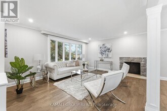 156 Trayborn Dr in Richmond Hill, ON - Building Photo - Building Photo