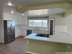 1584 Hanai Loop in Honolulu, HI - Building Photo - Building Photo