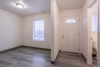 Arrowtree Apartments in Okemos, MI - Foto de edificio - Interior Photo