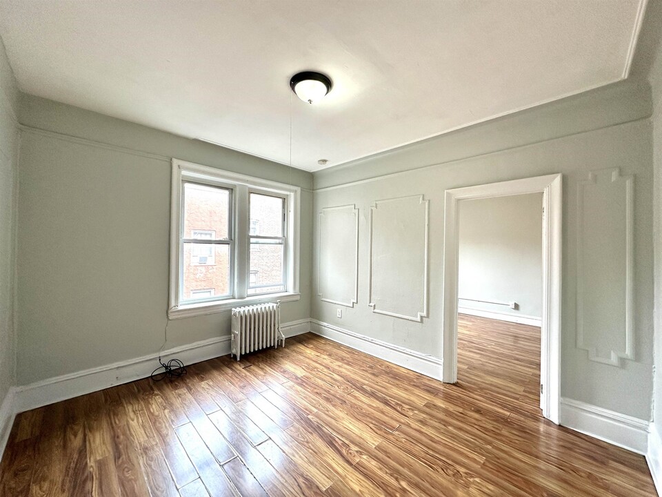 2267 John F. Kennedy Blvd in Jersey City, NJ - Building Photo