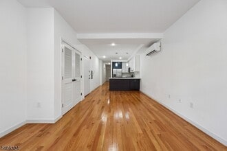 52 James St in Newark, NJ - Foto de edificio - Building Photo