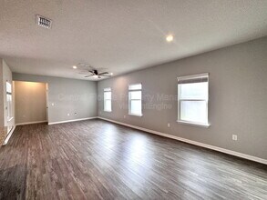 5945 Glory Bower Dr in Winter Garden, FL - Building Photo - Building Photo