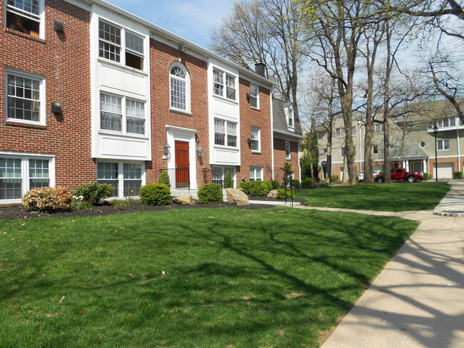 353 Homeland Southway in Baltimore, MD - Building Photo - Building Photo