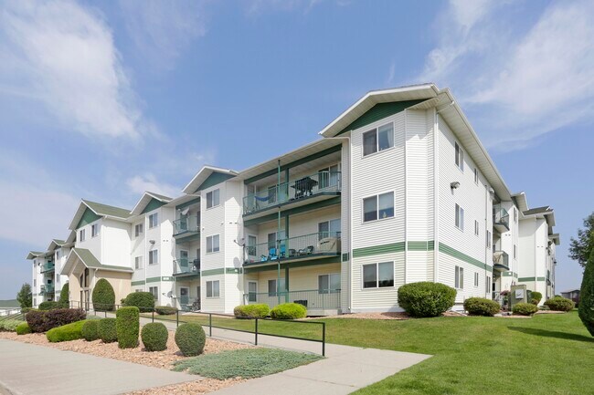 sterling pointe apartments grand forks