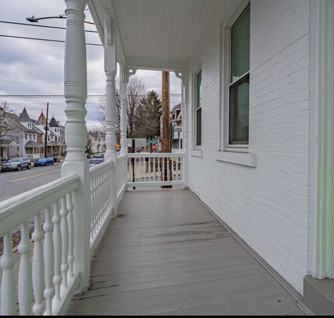 720 High St, Unit 2nd Fl in Bethlehem, PA - Building Photo - Building Photo