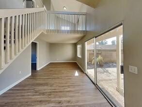 715 Whispering Bay Ln in Suisun City, CA - Building Photo - Building Photo