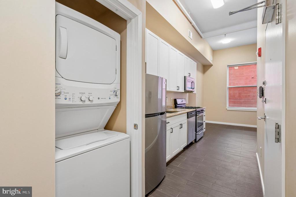 1720 Sansom St in Philadelphia, PA - Building Photo