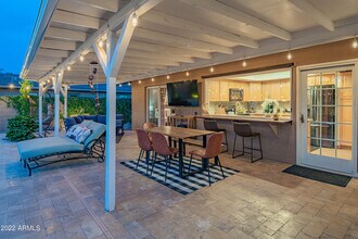 6110 E Edgemont Ave in Scottsdale, AZ - Foto de edificio - Building Photo