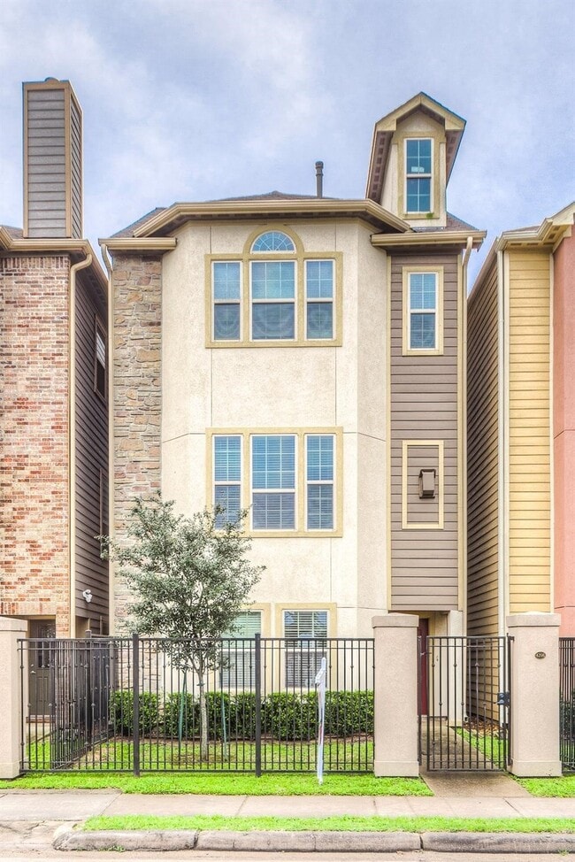 4208 Old Spanish Trl in Houston, TX - Building Photo - Building Photo
