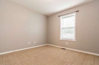 1316 Elm Creek Dr in Junction City, KS - Building Photo - Building Photo