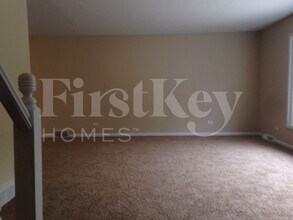 817 Rose Ln in Matteson, IL - Foto de edificio - Building Photo