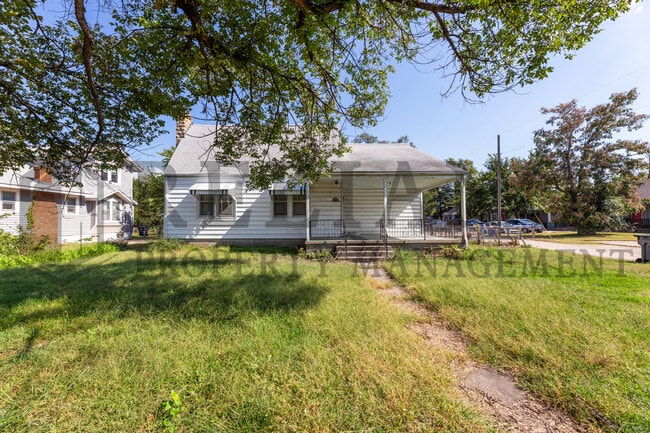 property at 440 S Osage St