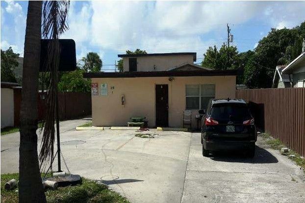 610 NE 35th St in Pompano Beach, FL - Building Photo
