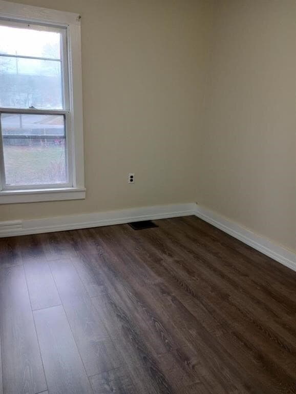 property at 1103 Oak St