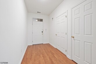 45 Swing Bridge Ln, Unit 2B-2116 in South Bound Brook, NJ - Building Photo - Building Photo