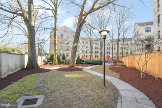 3100 Connecticut Ave in Washington, DC - Foto de edificio - Building Photo