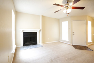 Summer Place Apartments in Lafayette, LA - Building Photo - Building Photo